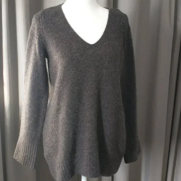 Sweater - Picture 2 of 5